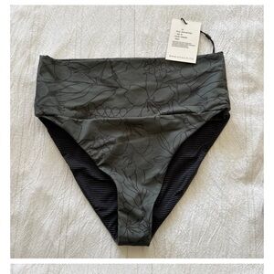 Acacia Swimwear Echo Bottom M NWT
